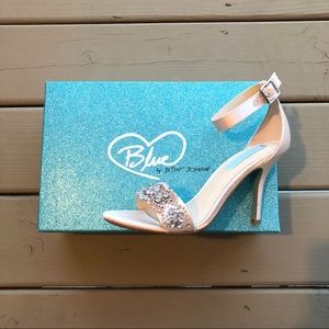 🌿 BETSY JOHNSON GINA HEEL 🌿